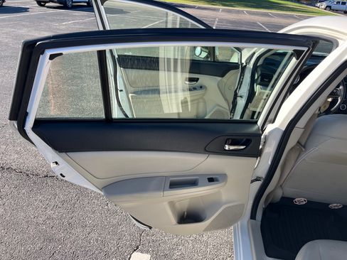 Used 2012 Subaru Impreza 2.0i Limited image 17