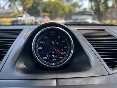 Used 2020 Porsche Macan Turbo AWD/4WD image 27
