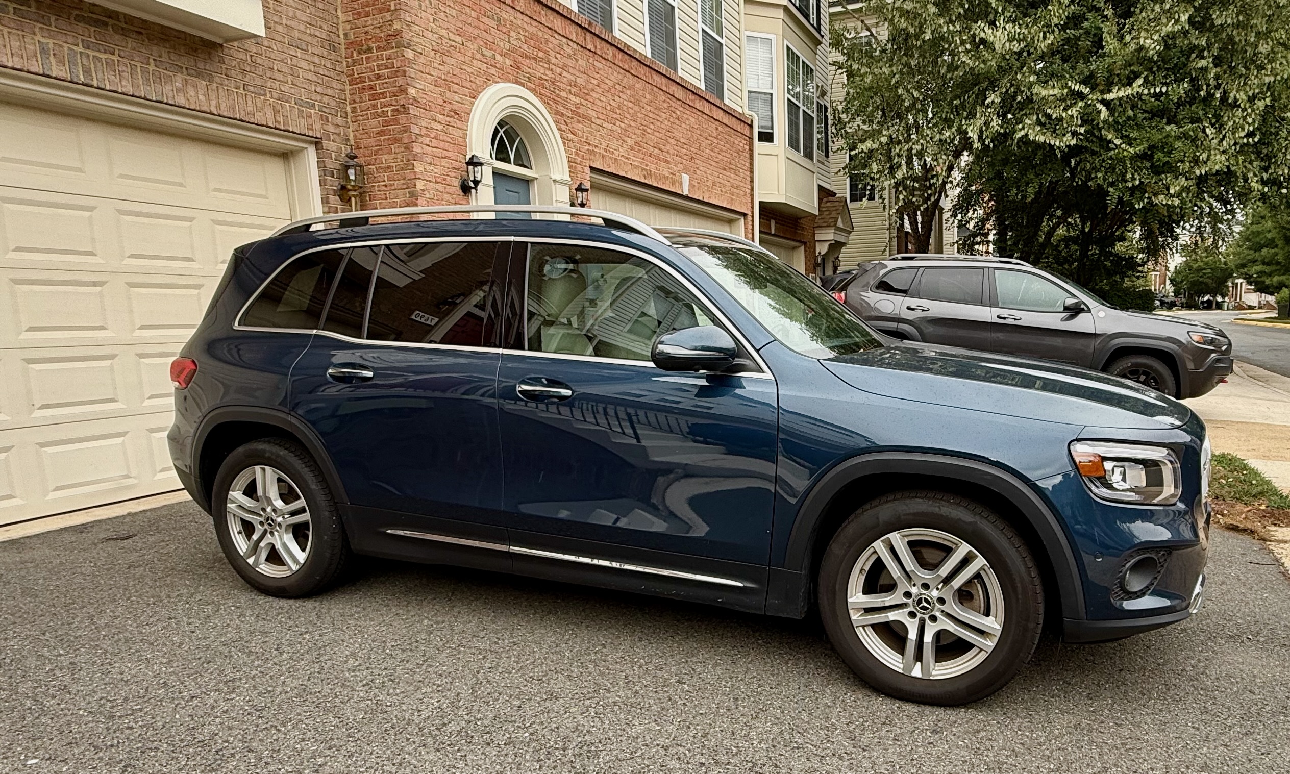 Used 2021 Mercedes-Benz GLB 250 4MATIC image 4