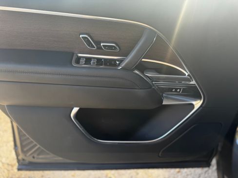 Used 2023 Land Rover Range Rover SE image 17
