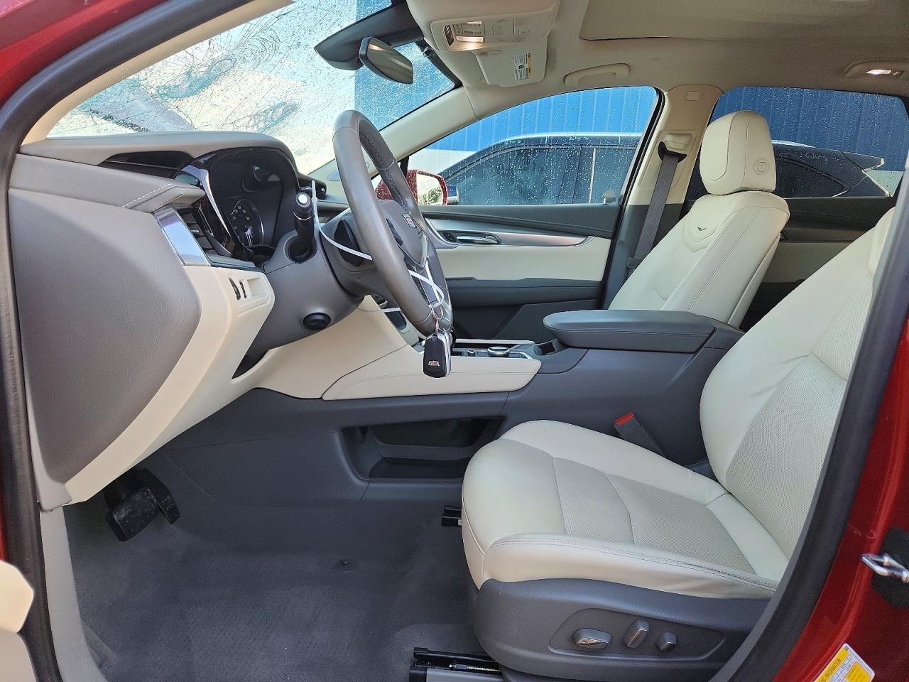 Used 2020 Cadillac XT5 Premium Luxury AWD/4WD image 9