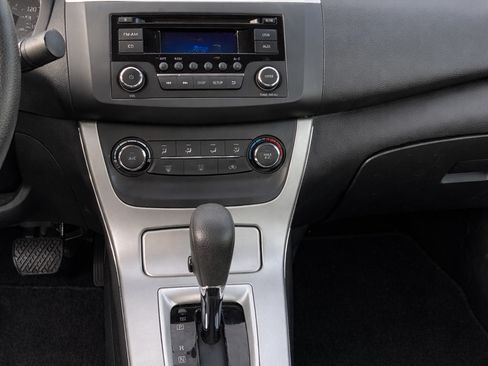 Used 2015 Nissan Sentra S image 6