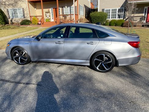 Used 2022 Honda Accord Sport image 2