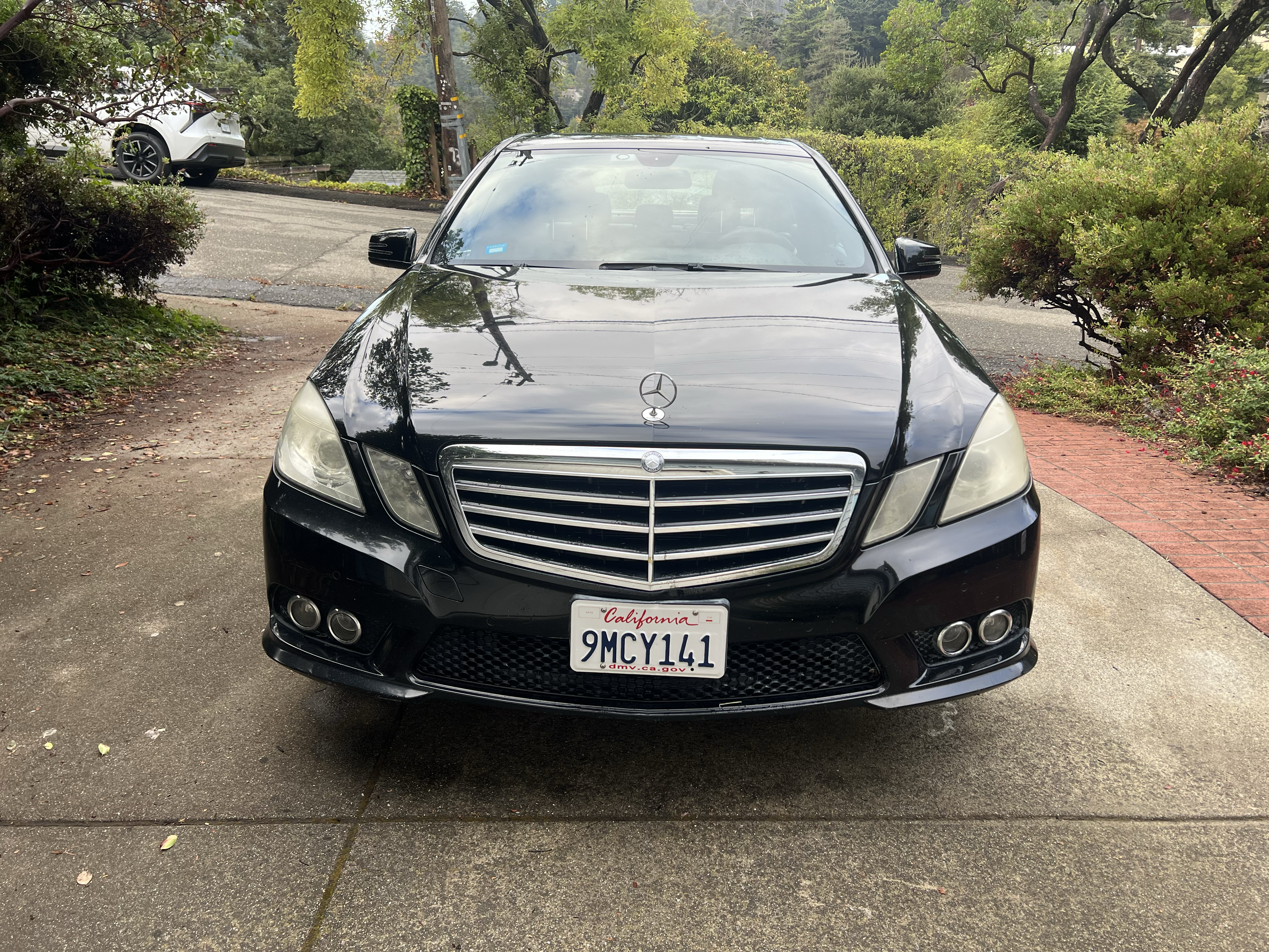 Used 2010 Mercedes-Benz E 350 Sedan image 2