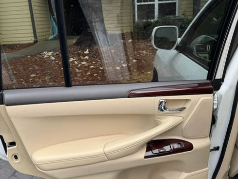 Used 2014 Lexus LX 570 4WD image 17