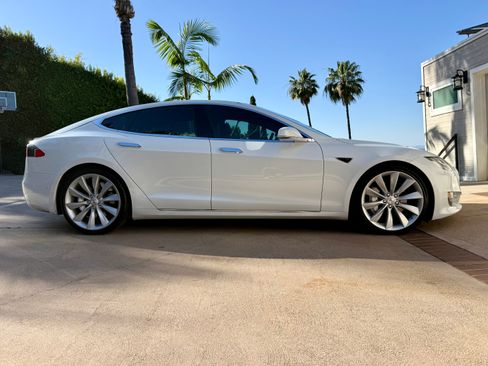 Used 2016 Tesla Model S 75D image 2