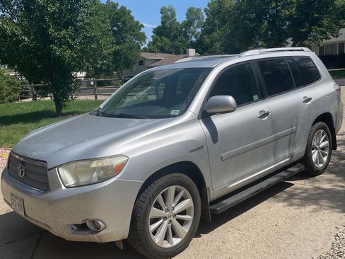 Used 2009 Toyota Highlander Limited AWD/4WD image 2