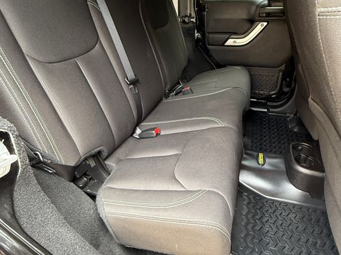 Used 2016 Jeep Wrangler Unlimited Sahara w/ Connectivity Group image 12