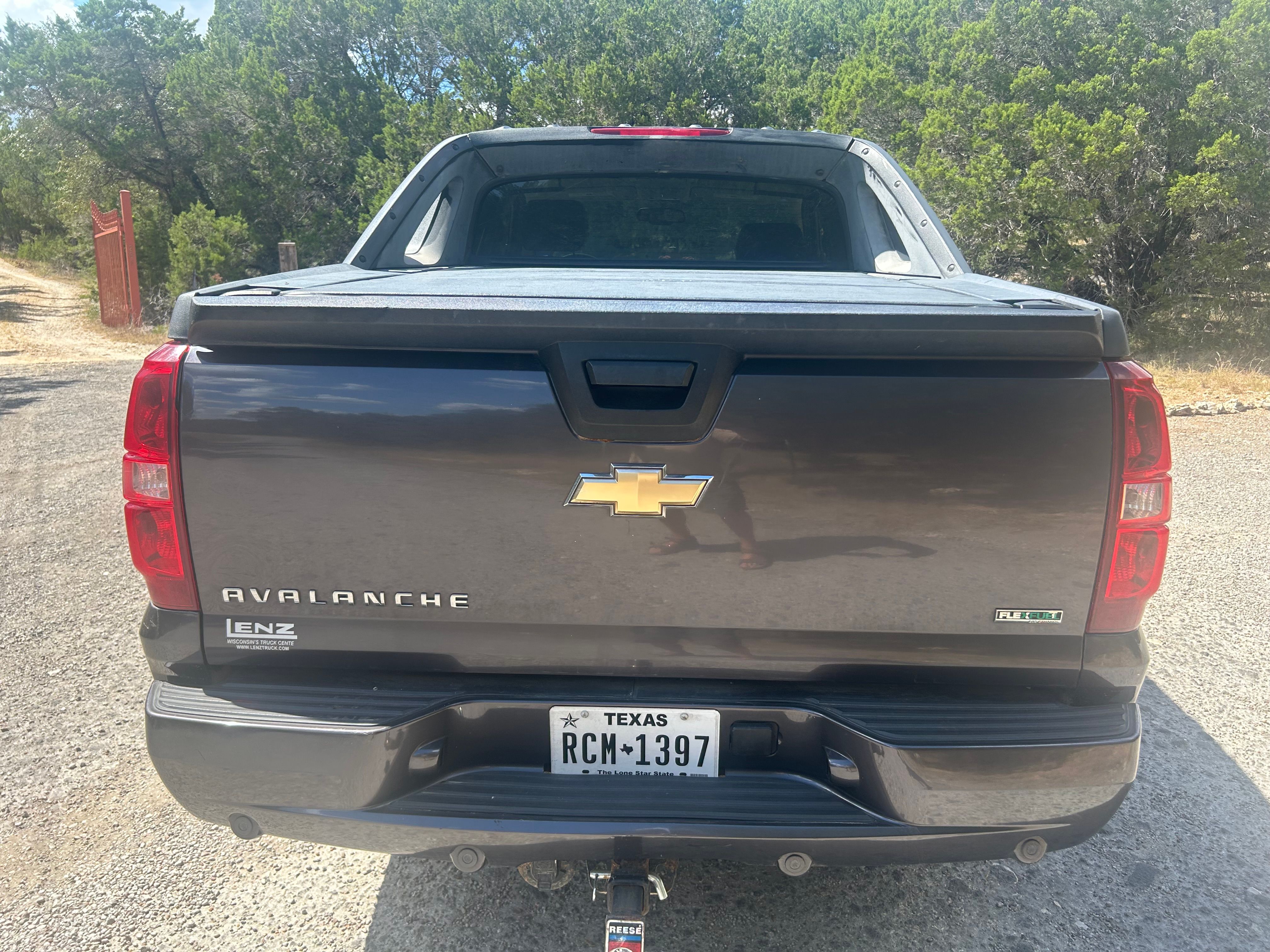 Used 2010 Chevrolet Avalanche LT w/ Luxury Package AWD/4WD image 6