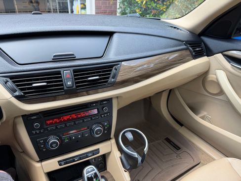 Used 2014 BMW X1 sDrive28i RWD image 2