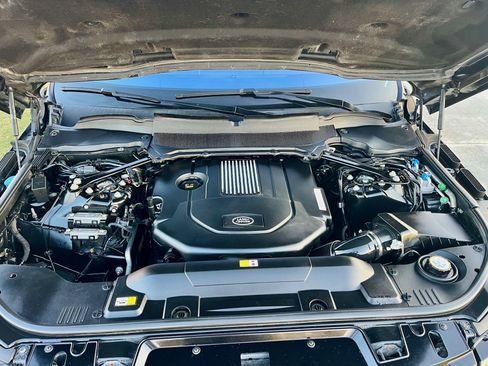 Used 2017 Land Rover Range Rover Sport HSE image 17