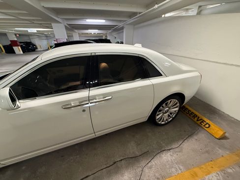 Used 2018 Rolls-Royce Ghost RWD image 17