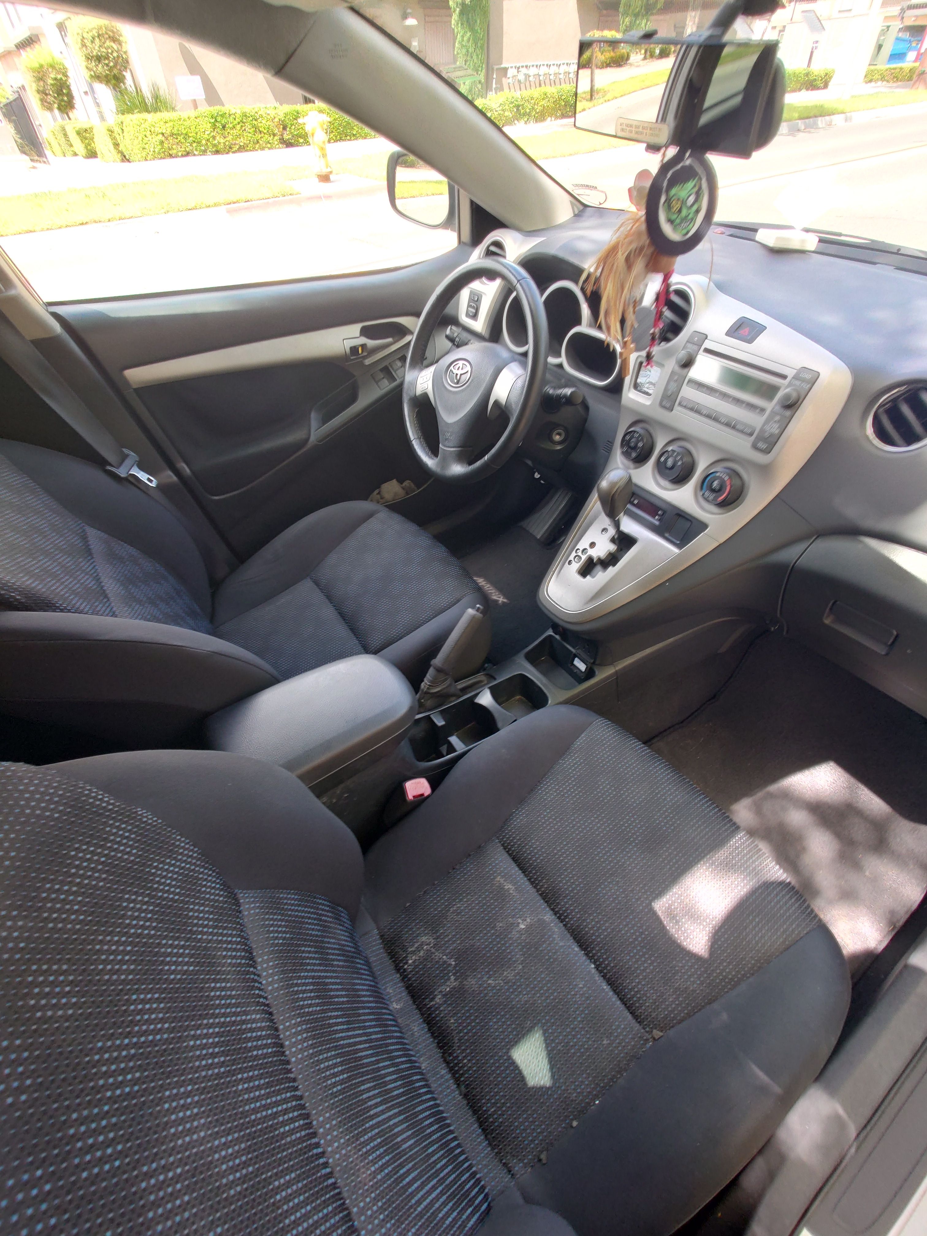 Used 2010 Toyota Matrix S FWD image 5