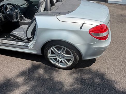 Used 2005 Mercedes-Benz SLK 350 image 12