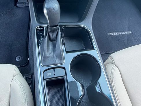 Used 2019 Hyundai Sonata SE w/ Cargo Package FWD image 12
