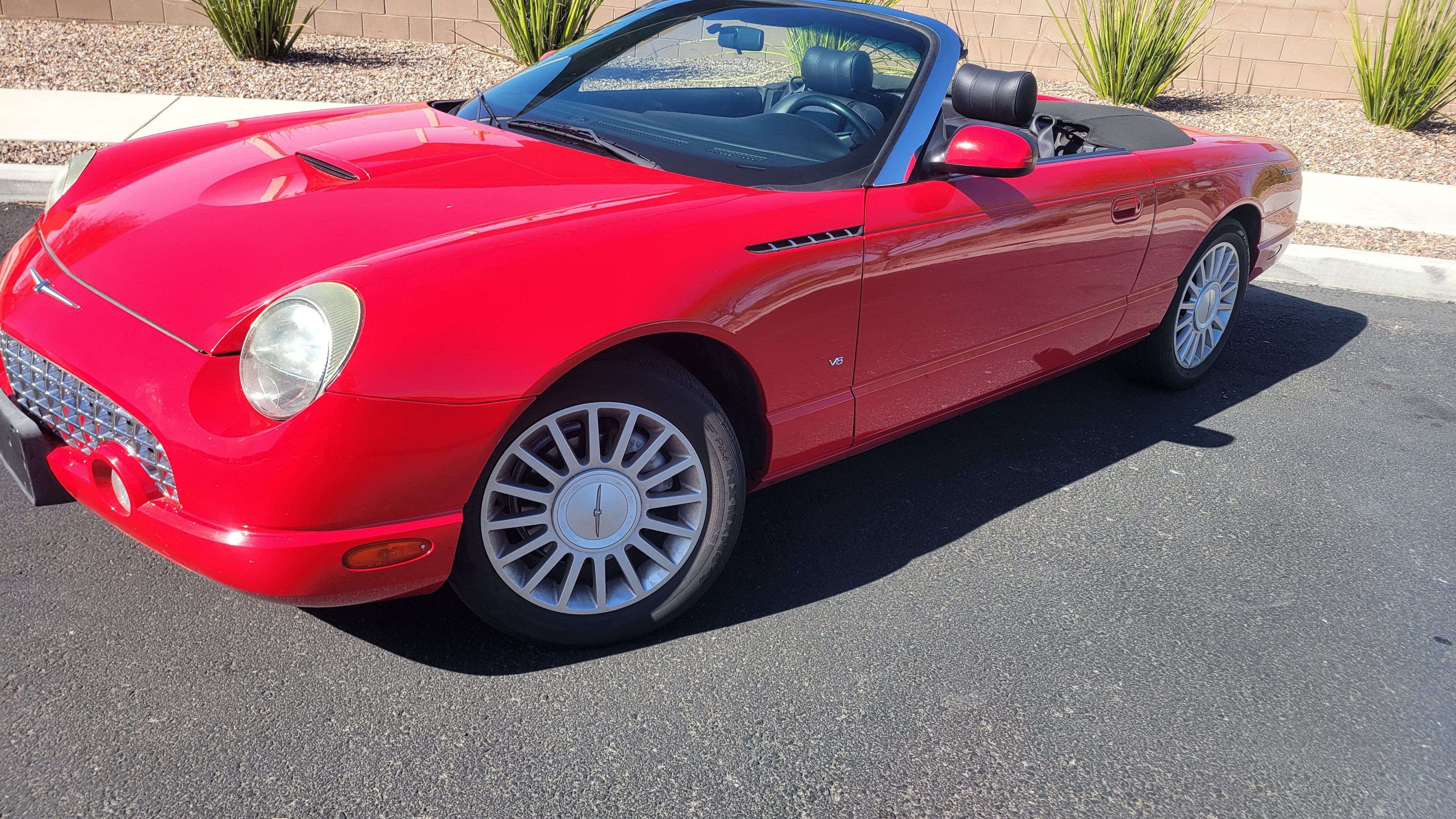 Used 2004 Ford Thunderbird RWD image 4