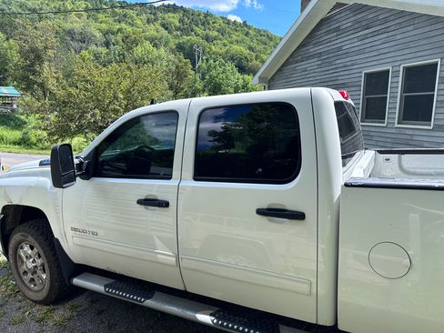 Used 2011 Chevrolet Silverado 3500 LT w/ Interior Plus Package image 11