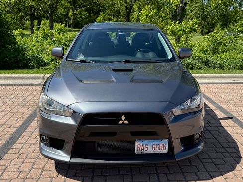 Used 2010 Mitsubishi Lancer Evolution SE image 2