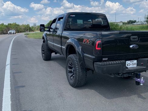 Used 2015 Ford F250 Lariat w/ Lariat Ultimate Package image 9