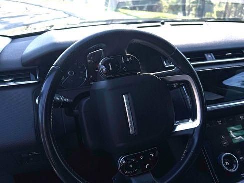 Used 2019 Land Rover Range Rover Velar S image 4