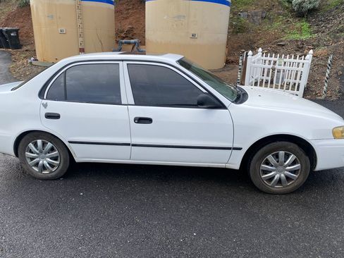 Used 1999 Toyota Corolla CE image 1