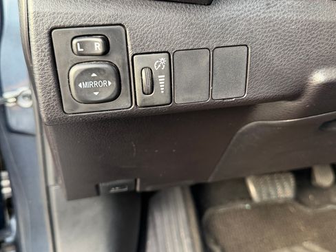 Used 2015 Toyota Corolla L image 20