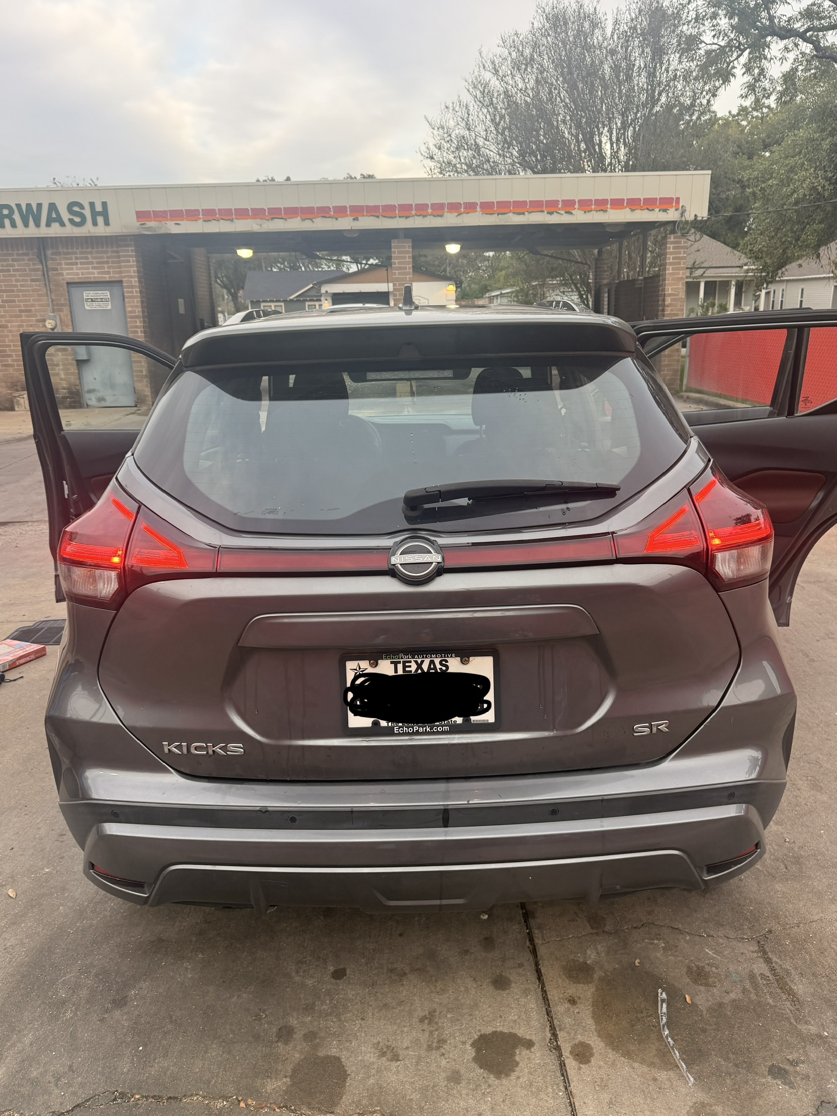 Used 2024 Nissan Kicks SR FWD image 15