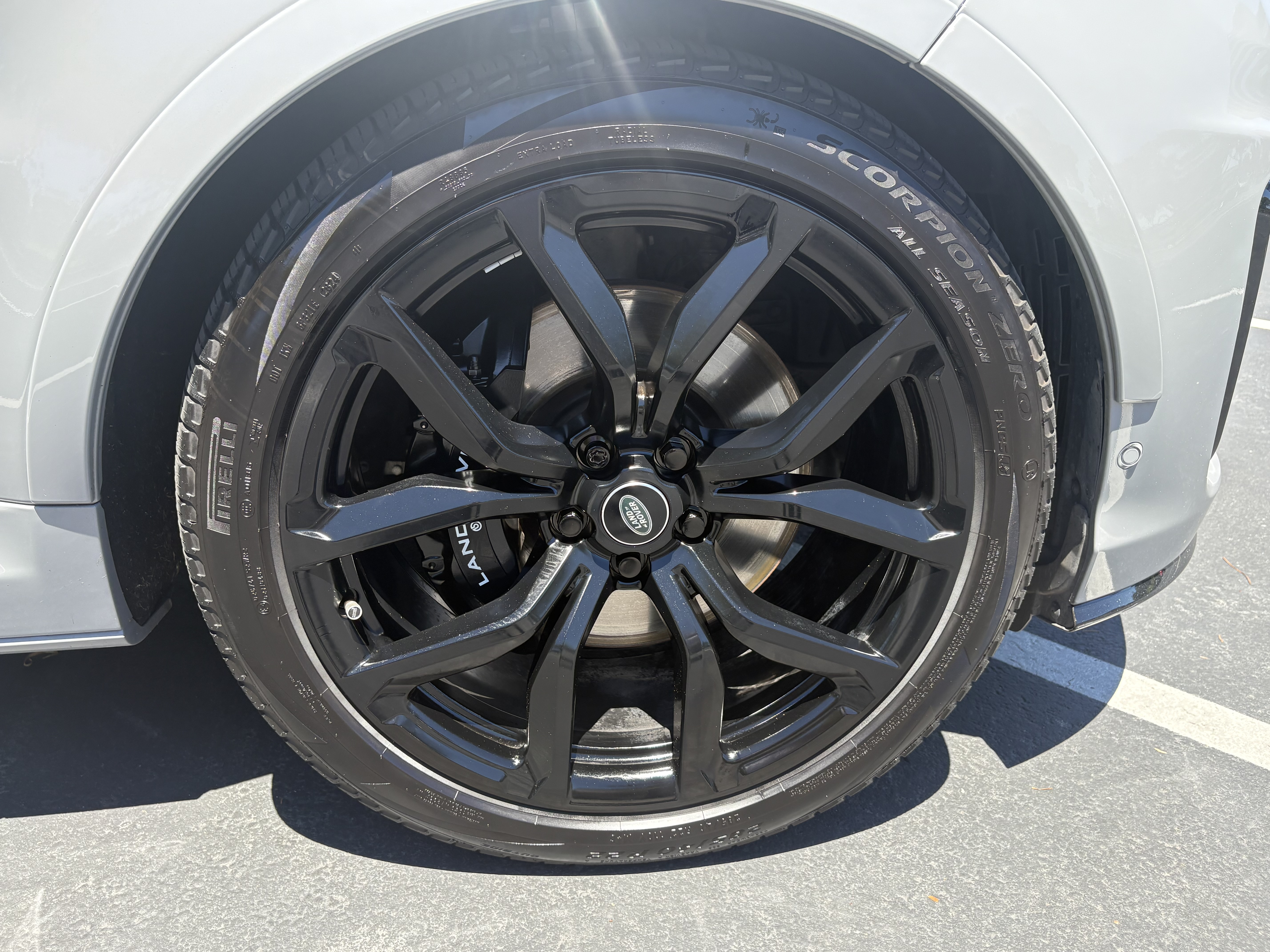 Used 2022 Land Rover Range Rover Sport SVR AWD/4WD image 8