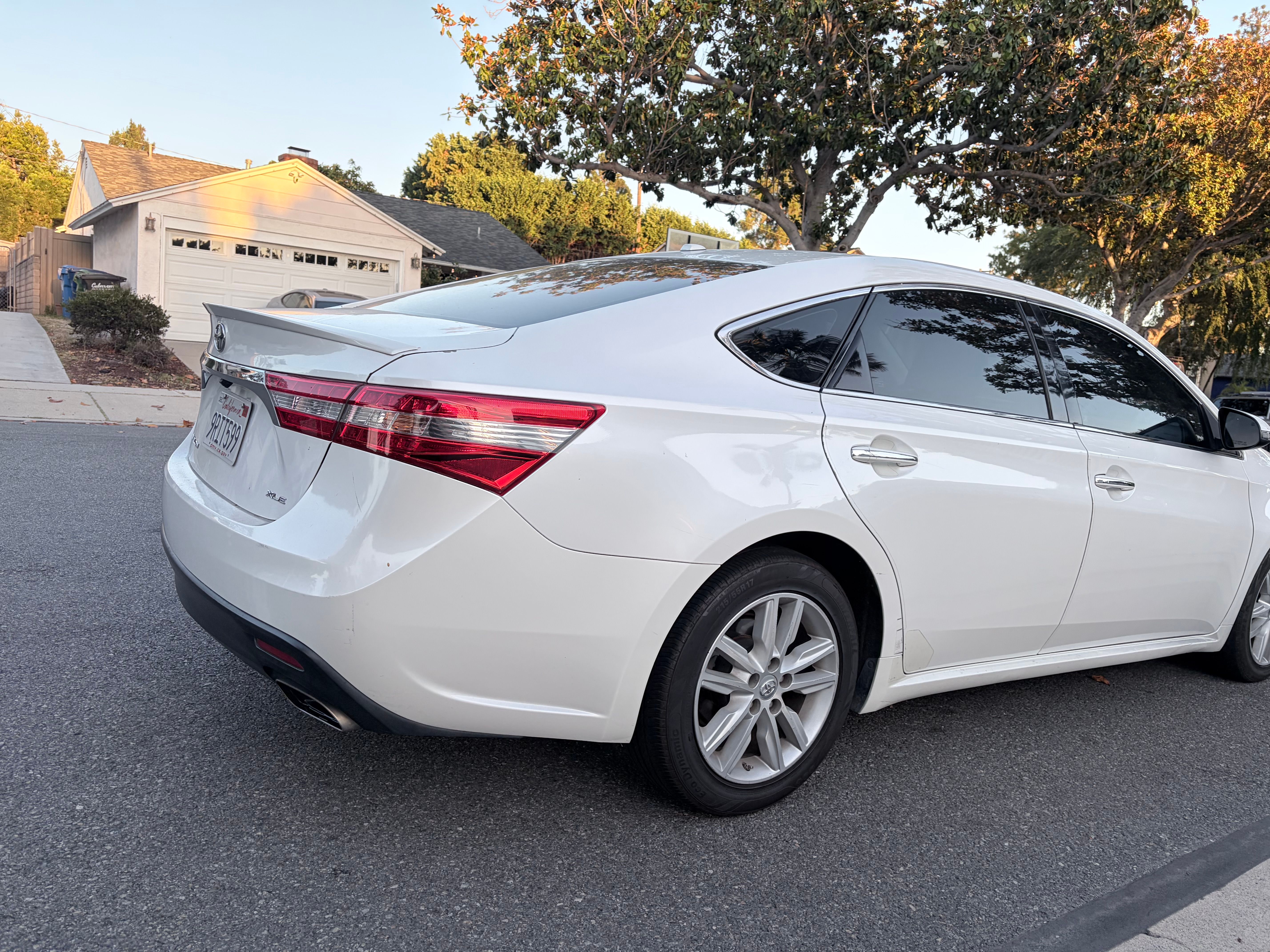 Used 2015 Toyota Avalon XLE Premium FWD image 5