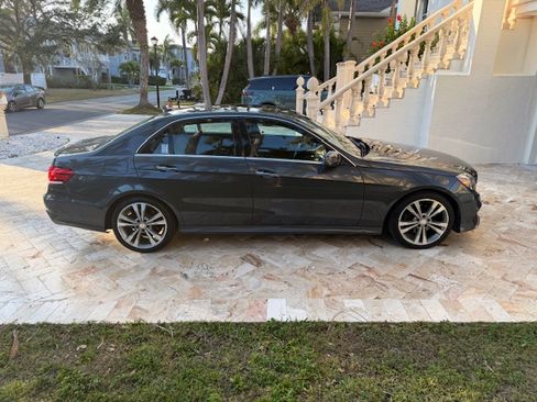 Used 2014 Mercedes-Benz E 350 4MATIC Sedan image 6