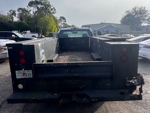 Used 2006 Chevrolet Silverado 3500 2WD Regular Cab w/ Heavy-Duty Power Package image 5