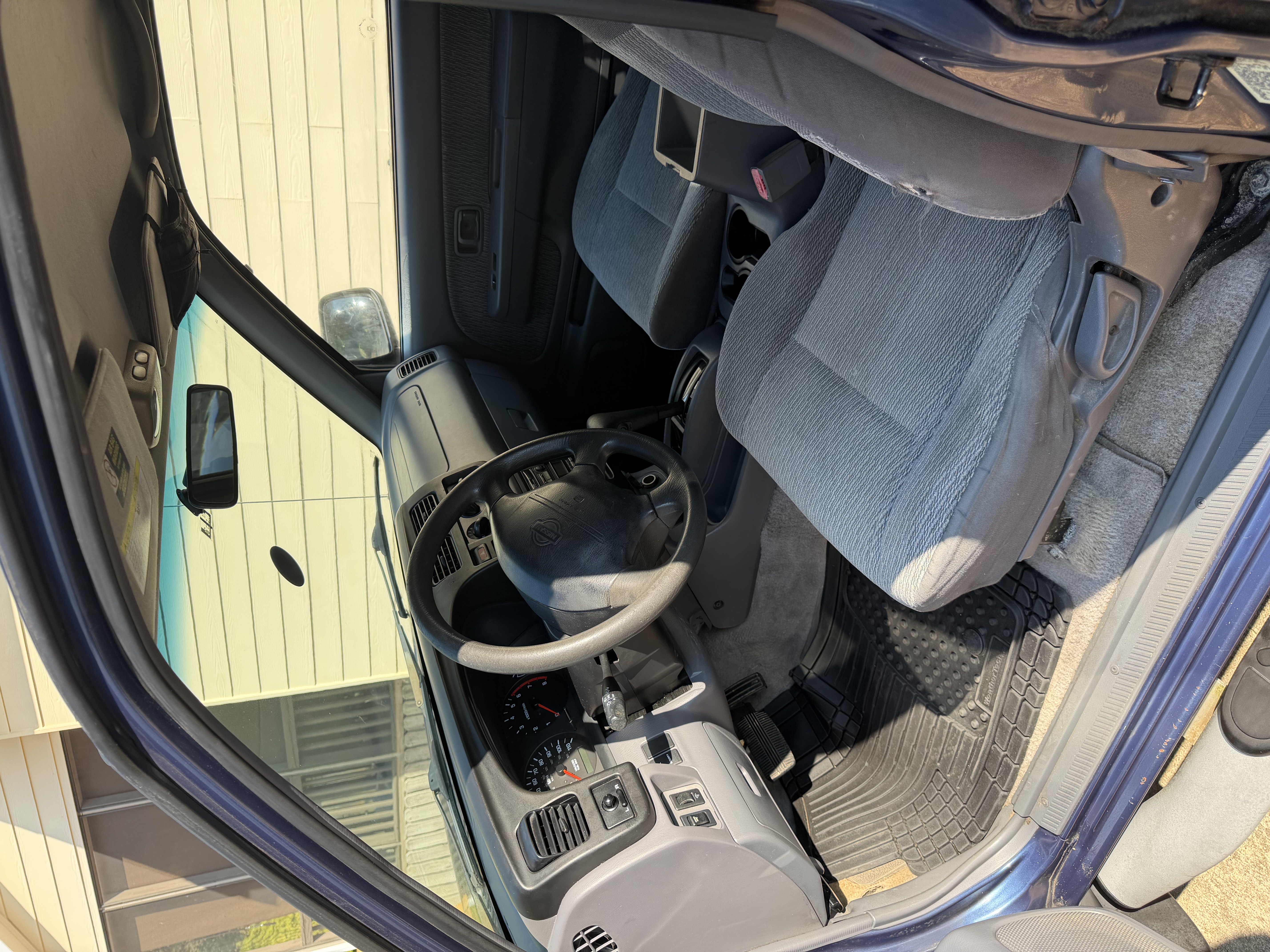 Used 2000 Nissan Frontier XE RWD image 10