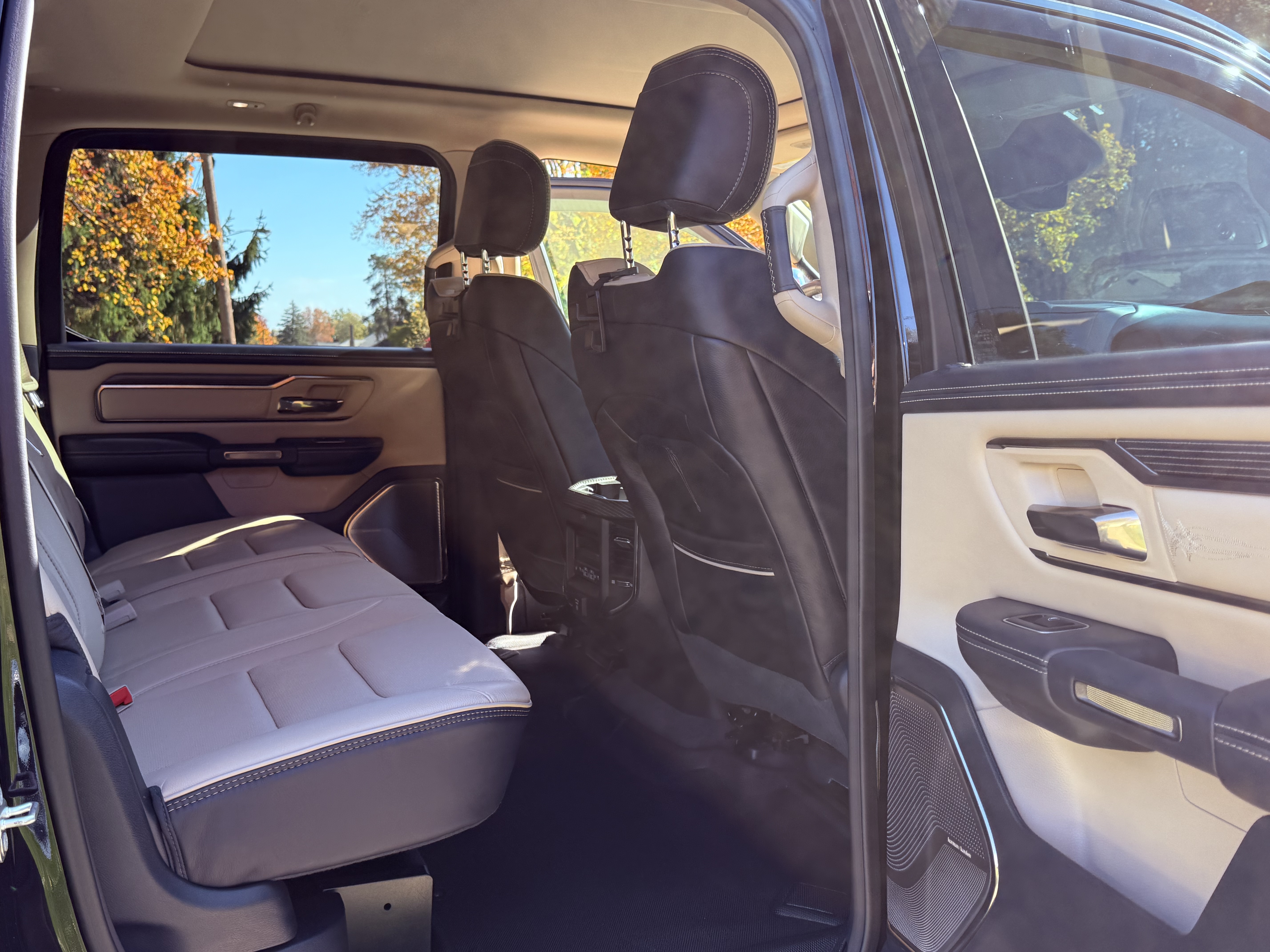 Used 2021 RAM 1500 Limited AWD/4WD image 23