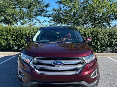 Used 2018 Ford Edge Titanium w/ Equipment Group 302A AWD/4WD image 4