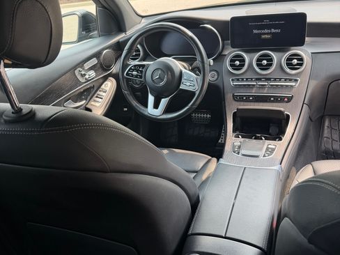 Used 2022 Mercedes-Benz GLC 300 4MATIC image 4