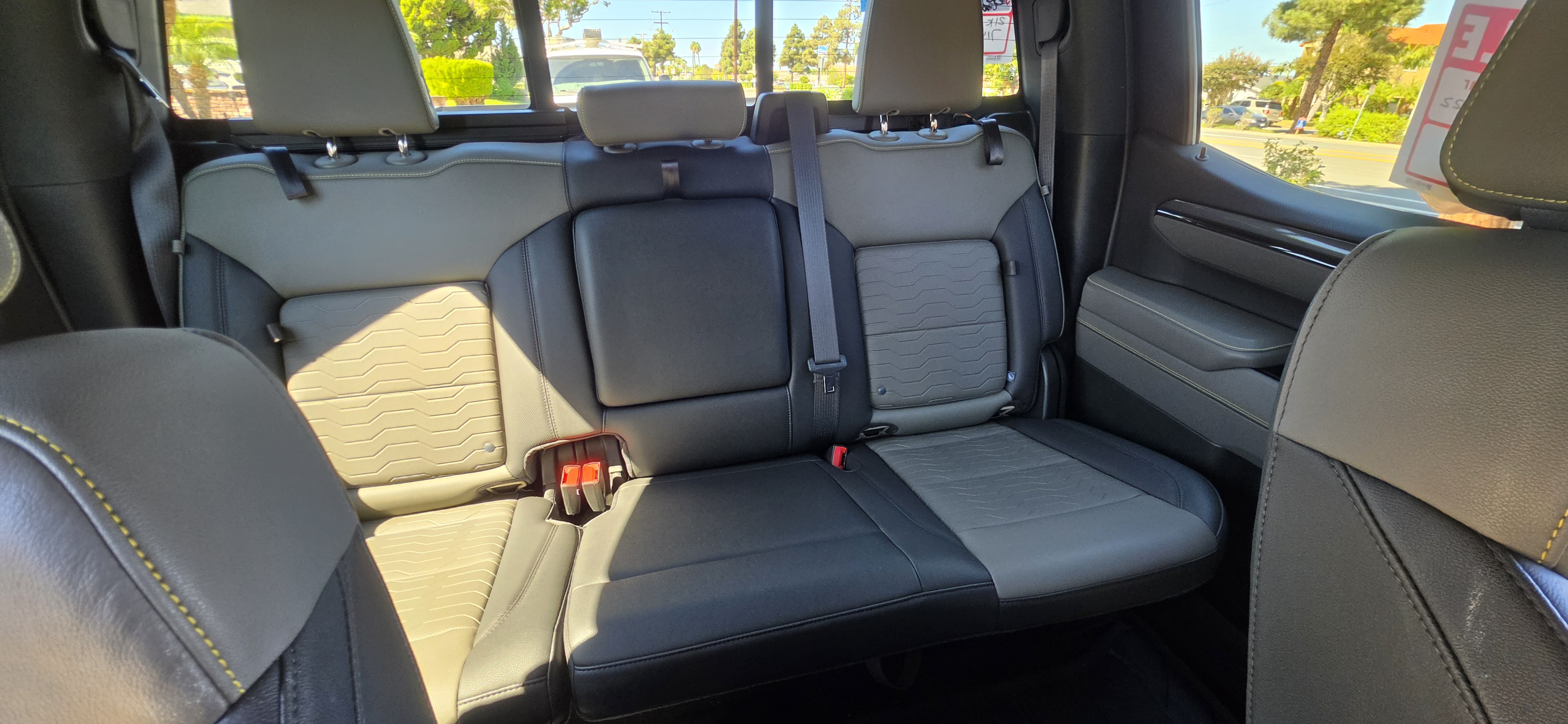 Used 2022 Chevrolet Silverado 1500 ZR2 w/ Technology Package AWD/4WD image 21