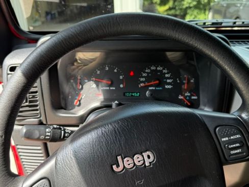 Used 2004 Jeep Wrangler X w/ Convenience Group AWD/4WD image 2
