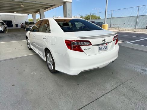 Used 2013 Toyota Camry SE image 9
