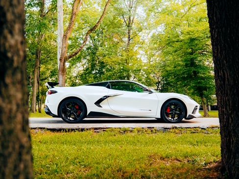 Used 2022 Chevrolet Corvette Stingray Premium Conv w/ Z51 Performance Package image 6