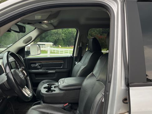 Used 2017 RAM 1500 Laramie AWD/4WD image 14
