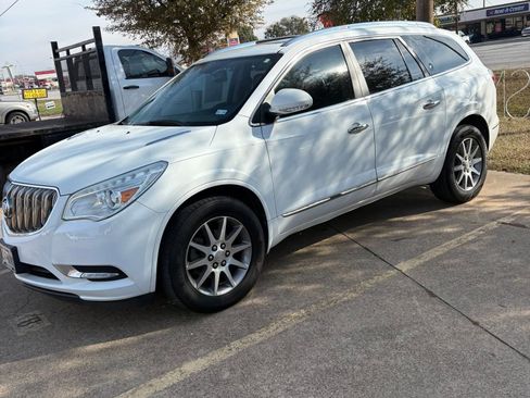 Used 2017 Buick Enclave Leather image 2