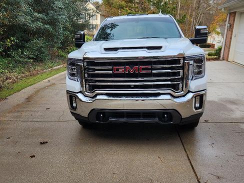 Used 2022 GMC Sierra 3500 SLT w/ SLT Premium Package image 2