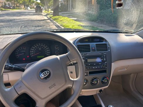 Used 2006 Kia Spectra EX image 5