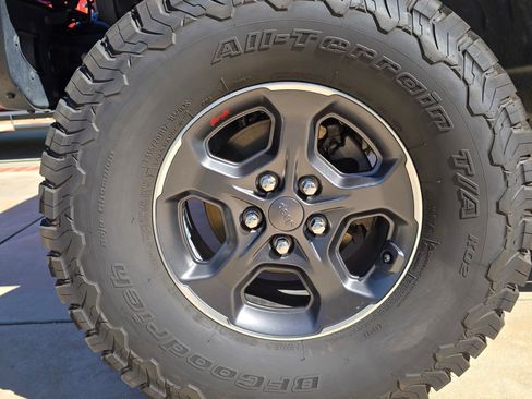 Used 2021 Jeep Gladiator Rubicon image 17