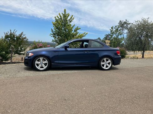 Used 2011 BMW 128i Coupe RWD image 2