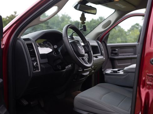 Used 2015 RAM 1500 Express AWD/4WD image 9