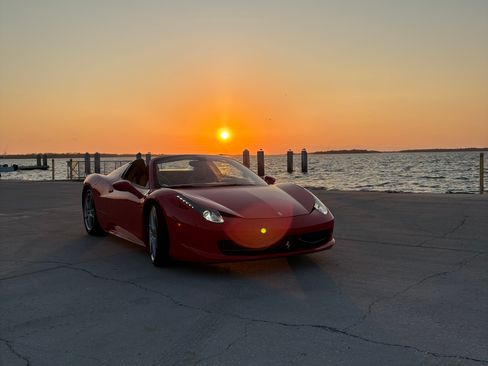Used 2015 Ferrari 458 Spider image 2