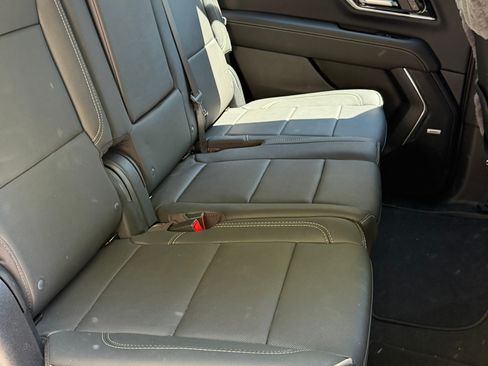 Used 2026 GMC Yukon Elevation RWD image 8