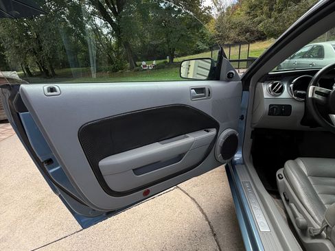 Used 2006 Ford Mustang GT Premium image 15