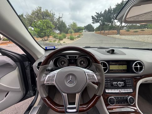 Used 2013 Mercedes-Benz SL 550 image 20